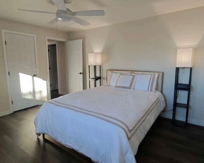 Pet friendly $950 per month room to rent in Kennydale