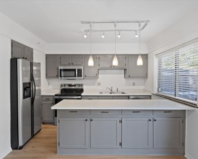 2 Bedroom 1BA 1109 ft Condo For Sale in Germantown, TN