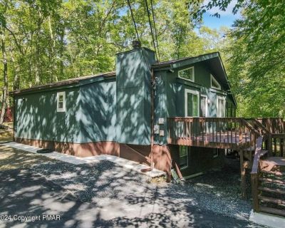 3 Bedroom 3BA 1837 ft² Residential For Sale in Bushkill, PA