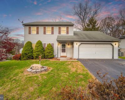 3 Bedroom 1BA 1632 ft Single Family House For Sale in Elizabethtown, PA