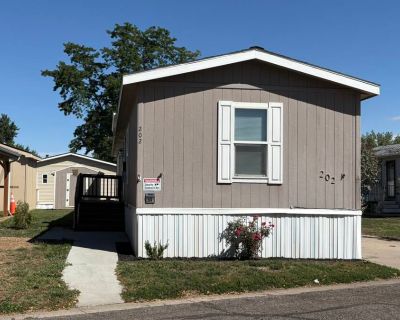 3 Bedroom 2BA 1216 ft Mobile Home For Rent in Ft. Collins, CO