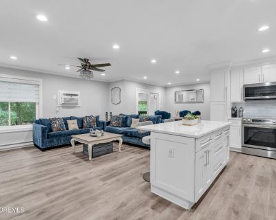 2 Bedroom 1BA 1130 ft Condo For Rent in Manalapan, NJ