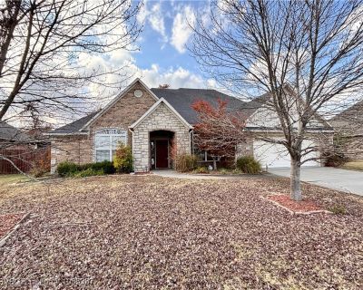 3 Bedroom 2BA 2017 ft Single Family House For Sale in Fort Smith, AR