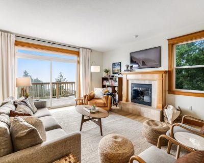 4 Bedroom 3.5BA Pet-Friendly House Vacation Rental in Three Capes Bungalow, Oceanside,...