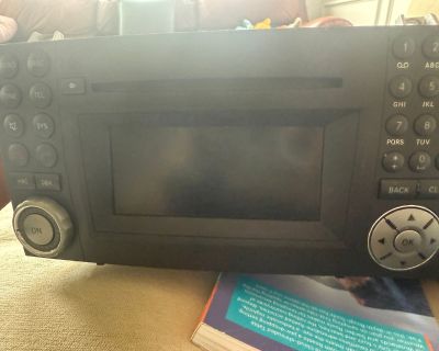 05-11 Mercedes R171 SLK300 SLK350 SLK55 Head Unit Audio Radio CD Changer OEM