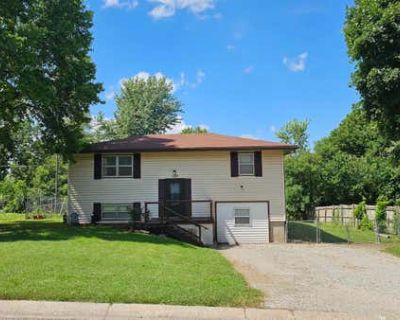 4 Bedroom 2BA 1787 ft Single Family Home For Sale in CARBONDALE, KS