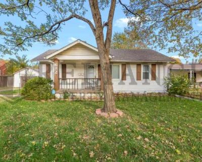 3 Bedroom 1BA 1080 ft Pet-Friendly Apartment For Rent in Wichita, KS