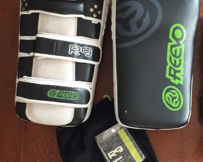 Reevo R9 Kick boxing pads