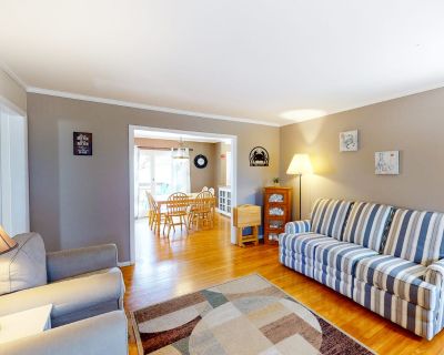 4 Bedroom 3BA House Vacation Rental in Teal Drive 1543, Ocean City, MD