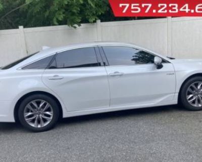 2021 Toyota Avalon Hybrid XLE
