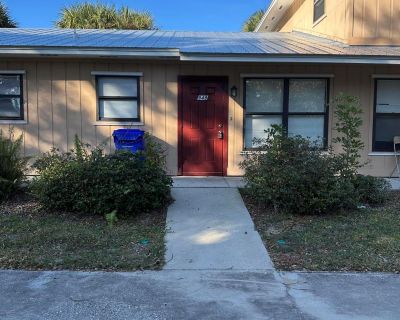1 Bedroom 1BA 750 ft House For Rent in Sebastian, FL