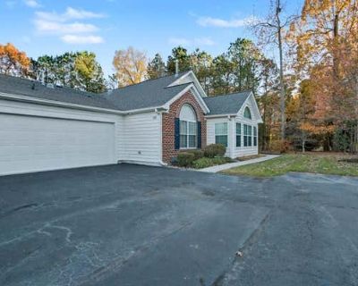 2 Bedroom 2BA 1752 ft Condominium For Sale in YORKTOWN, VA