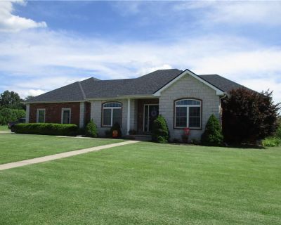 3 Bedroom 2BA 3058 ft Single Family House For Sale in Columbus, KS