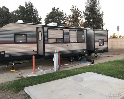 2018 Forest River Cherokee 304BS Travel Trailer RV 35' Sleeps 12 304BS