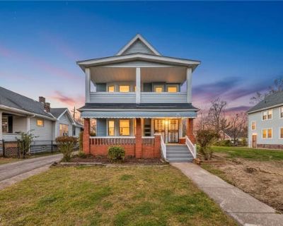 5 Bedroom 3BA 2174 ft Triplex For Sale in CLEVELAND, OH