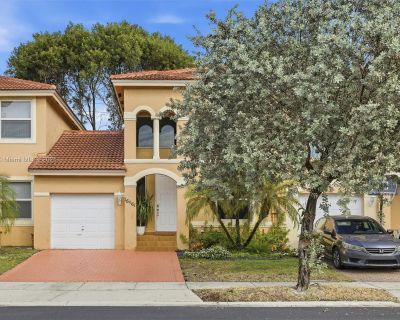 3 Bedroom 3BA 1230 ft House For Rent in Pembroke Pines, FL