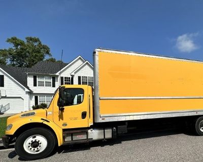 2016 Freightliner Business Class M2 106 BOX Truc