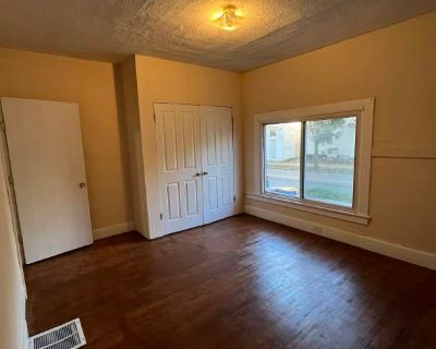 3 Bedroom 1BA 1150 ft Pet-Friendly Apartment For Rent in Grand Rapids, MI