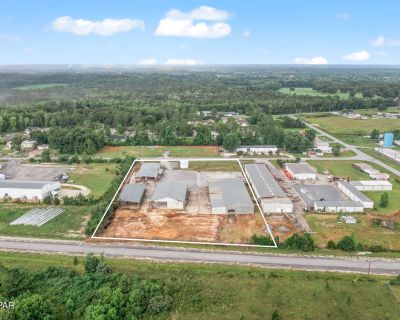 52240 ft Commercial Property For Rent in Chipley, FL