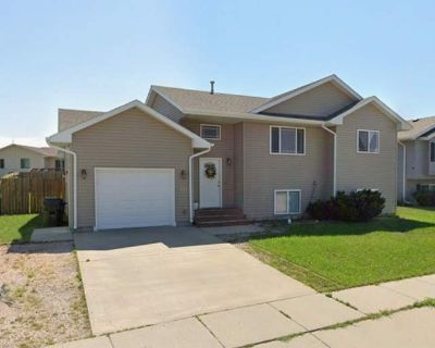 3 Bedroom 2BA 1500 ft Apartment For Rent in Rapid City, SD