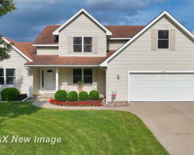 4 Bedroom 2BA 2410 ft Single Family House For Sale in Saginaw, MI