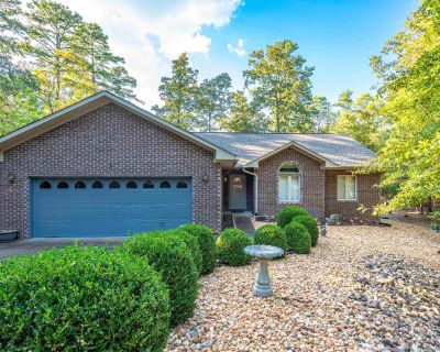 3 Bedroom 2BA 1728 ft Single Family House For Sale in Hot Springs Vill., AR