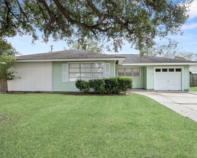 3 Bedroom 1BA 1246 ft Single Family House For Sale in Orange, TX