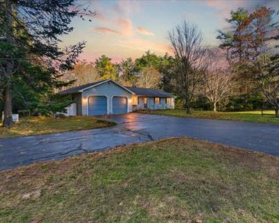3 Bedroom 1BA 1850 ft Single Family Home For Sale in LISBON, ME