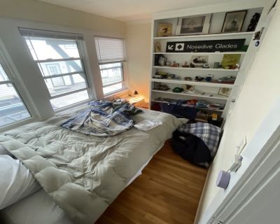 Furnished Room for Rent in 1 Bedroom 1.0 BA Apartment in South Burlington, Vermont