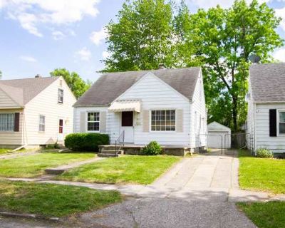 3 Bedroom 1BA 1226 ft Pet-Friendly Apartment For Rent in Toledo, OH