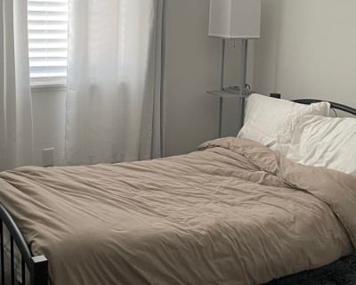 Private room with shared bathroom in Townhouse with 2 roomies , Hayward , CA 94544