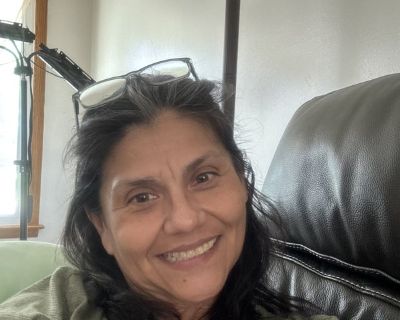 Female Seeking Room in Chicago