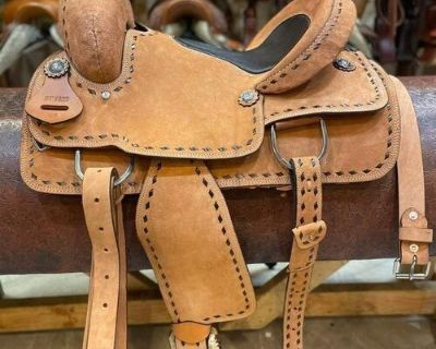 Roping style saddle