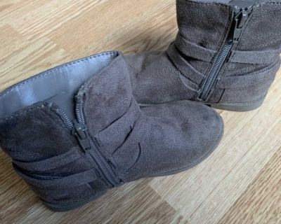 EUC toddler fashion boots