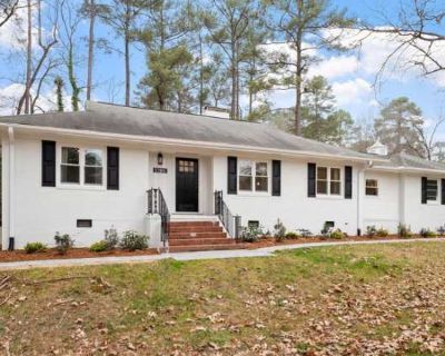 2700 University Drive. A small city with big grit, Durham boasts culture, technology, and arts galore. In unit laundry Patio / balcony Hardwood floors Dishwasher Pet friendly Parking Unit Amenities air conditioning dishwasher furnished hardwood floors in unit laundry patio / balcony recently renovated stainless steel Property Amenities cats allowed dogs allowed pet friendly parking internet acc...