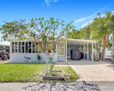 2 Bedroom 2BA 1220 ft Furnished House For Rent in Key Largo, FL