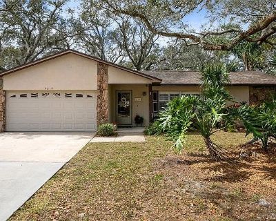 Total rooms: 3. Deposit: $850.00 * Utilities included?: No * Fees apply?: No. References required. Non-smoking. Furnishings: Unfurnished * Parking: Yes * Garage: Yes * Yard/patio: Yes * Balcony/roof terrace: No * Disabled access: No * Living room: shared * Broadband included: Yes. Availability Available Dec 01 2025 Minimum term 12 months Maximum term None Short rentals considered. 3 bedroom 2 b...