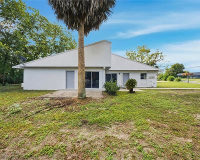 SE 52nd Avenue. Coming soon under going renovations! Available after November 15, 2025. Brand new fully renovated 2 bedroom 1 bathroom. Open floor plan, stone countertops, wood shaker cabinets, stainless steel appliances, new AC. Spacious bedroom with an oversized walk in closet. Brand New washer and dryer in unit. Located in the desirable South East Section of Ocala near hospitals HCA, HCA WES...