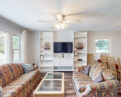 3 Bedroom 2BA Retreat Vacation Rental in Calloway Drive Retreat, Shady Side, MD