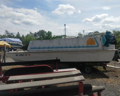 1997 Pontoon Boat with Speed Engine