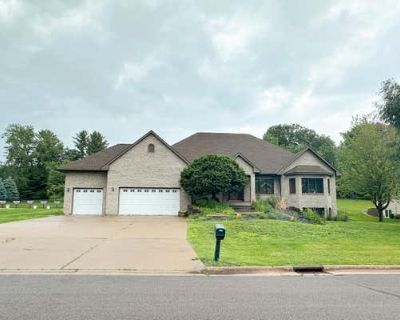 4 Bedroom 3BA 3064 ft Single Family Home For Sale in ONALASKA, WI
