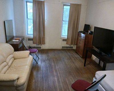 XLARGE ROOM FOR RENT