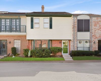 7700 Creekbend Dr APT 75. ! This home has been freshly painted, new floors installed, and includes all appliances.Downstairs offers a living/dining combo, a family room, and a half bathroom. The spacious primary bedroom features an attached bathroom and a large closet. Outside, enjoy a private patio and two covered parking spaces.The well-maintained complex offers a community pool and HOA ameni...