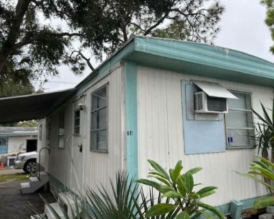 1 Bedroom 1BA 372 ft Mobile Home For Rent in Saint Petersburg, FL