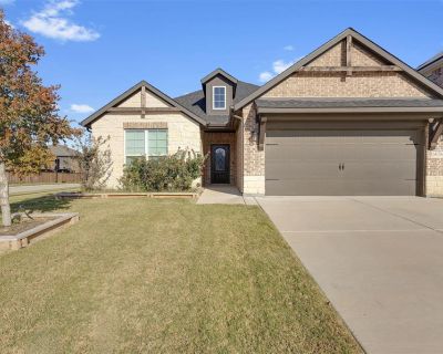 3 Bedroom 2BA 1870 ft Single Family House For Rent in Haslet, TX