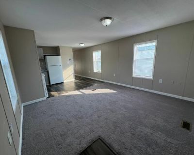 3 Bedroom 1BA 896 ft Mobile Home For Rent in Rossville, GA