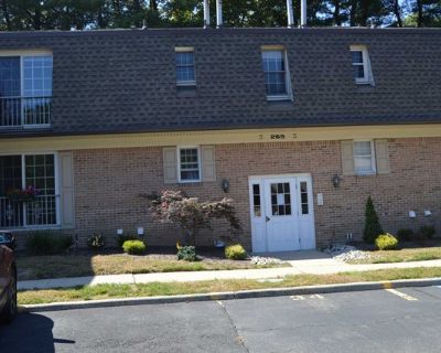 1 Bedroom 1BA Condo For Sale in River Vale, NJ