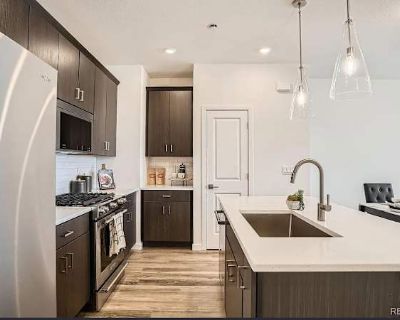 Available on: now. Furnished. Parking available * Internet included * LGBTQ+ friendly * Students welcome * 40+ years welcome. Live in a beautiful, brand-new 3-story townhome in Lowry! The furnished room comes with its own private bathroom for comfort and privacy. The home features: Modern kitchen with all new appliances, In-unit washer and dryer, Ample storage space in the garage, closets, and ...