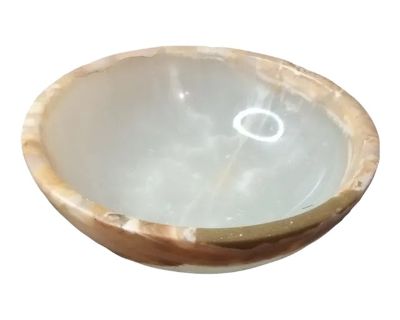 GORGEOUS Genuine Variegated Onyx 8" Decorative Bowl Made in Pakistan This stunning decorative bowl is a must-have for any home. Made from genuine variegated onyx, this 8-inch bowl was crafted in Pakistan and features intricate details that make it a unique addition to any decor. Its material and design make it perfect for use as a decorative piece in any room, adding a touch of elegance to your...