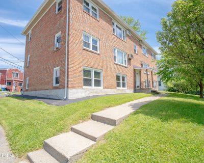 2 Bedroom 1BA 900 ft Apartment For Rent in Albany, NY